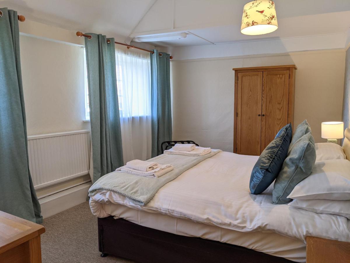 Sparkford Hotel 3*
